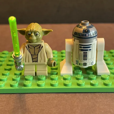 Lego Star Wars Minifigures Yoda Olive Green W/ Lightsaber R2D2 Original