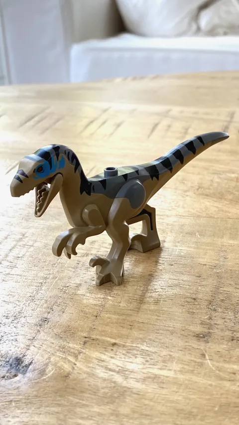 New LEGO Dinosaur Raptor18 Velociraptor with Dark Bluish Gray Back Black Stripes