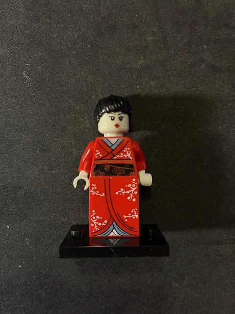 LEGO Series 4 Minifigure 8804 Kimono Girl