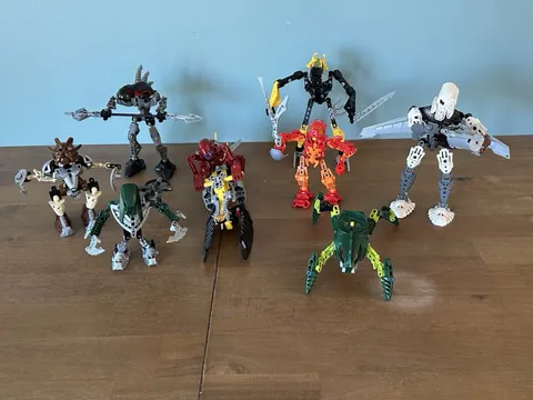 LEGO Bionicle 8992; Cendox V1 - 8746, 8929, 8696, 8591, 7116, 8568 Mixed Builds