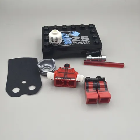 Lego Star Wars Darth Malak Minifigure Includes Cape, Lightsaber, Stand 75379 New