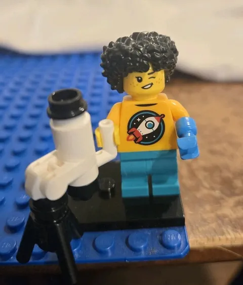 LEGO Collectible Minifigure Series 27 Astronomer Kid Complete 