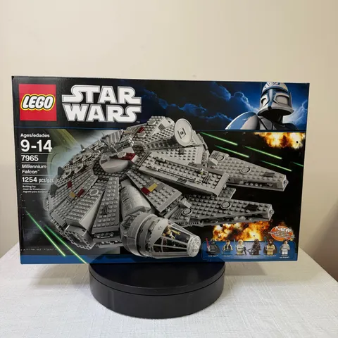 LEGO 7965 Star Wars: Millennium Falcon (New Sealed In Box)