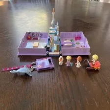 LEGO #43175: Anna and Elsa's Storybook Adventures & Friends Dolphin Keychain