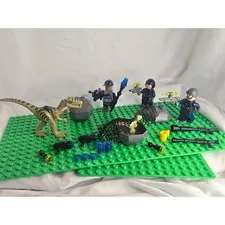 LEGO Jurassic Park Minifigure Bundle