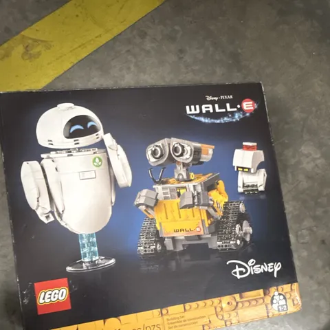 LEGO 43279 Disney Pixar Wall-E and EVE – Brand new, factory-sealed.