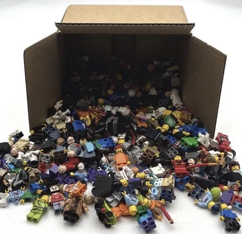 LEGO 1lb Minifgure Lot Star Wars Ninjago Marvel Etc All Minifigure Parts Only
