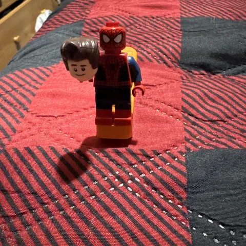 LEGO The Amazing Spider-Man Andrew Garfield sh889 Minifigure NWH 76261 BRAND NEW