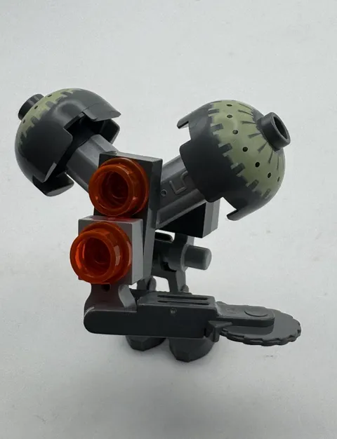 LEGO Star Wars Minifigure BUZZ DROID W/ CIRCULAR SAW BLADE Minifigure sw0136 