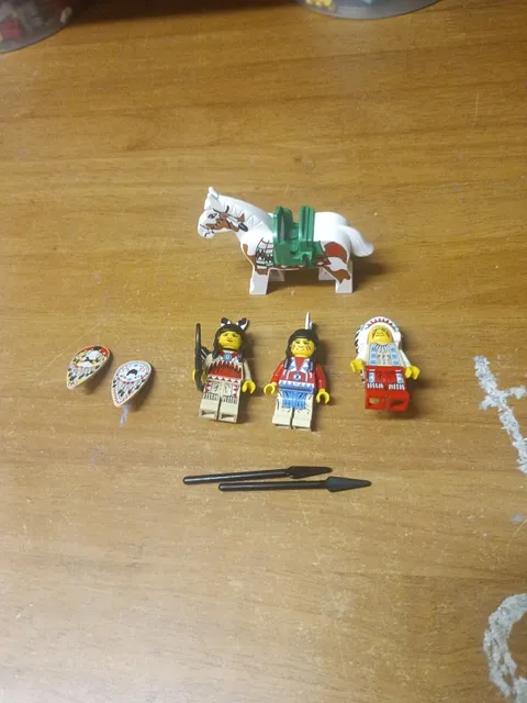 LEGO Indian Set 3 Figures with Horse