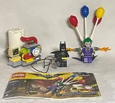 Complete LEGO 70900 Batman and Joker Balloon Escape with Instructions
