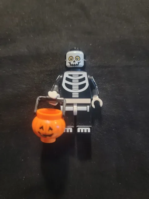 Lego Minifigure Skeleton Guy Series 14 Collectible Figure Toy 71010