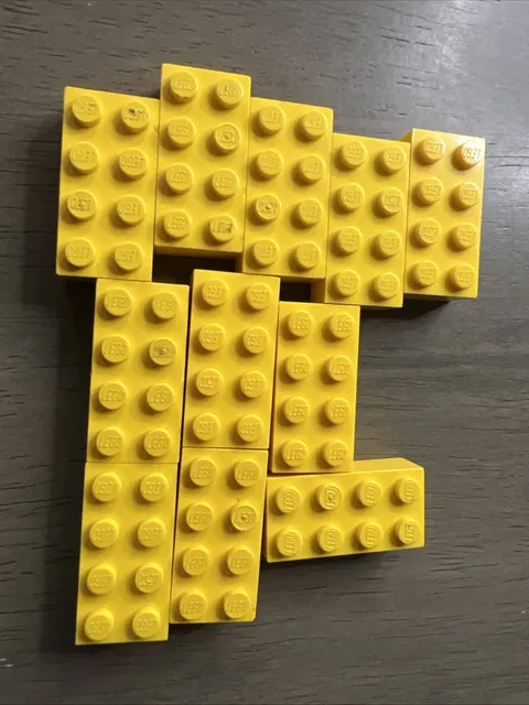 LEGO 3001 Yellow Brick 2 x 4 - 11 Pieces