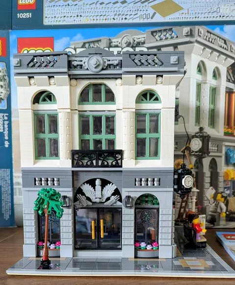 LEGO Creator Expert 10251 Brick Bank 