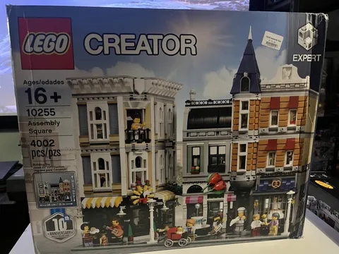 LEGO CREATOR: Assembly Square (10255) Modular Building NSIB
