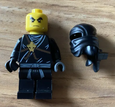 LEGO NINJAGO Cole Minifigure Training Robe