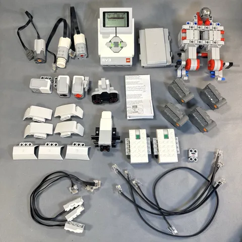 LEGO MINDSTORMS EV3 Lot - Motors Sensors Intelligent Brick Cabling And Power
