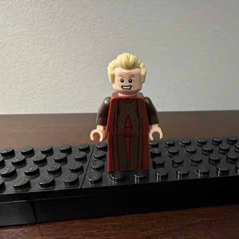 LEGO Chancellor Palpatine from Coruscant Guard Gunship