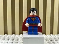 (B4 /13-2) Lego Superman sh156 Minifigure DC Universe 76040