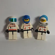 LEGO White Astronaut Minifigure Lot (3) with Helmets & Visors