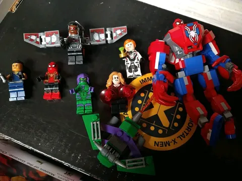 LEGO Spider-Man Minifigure Super Heroes Lot Of 7 Falcon, Goblin, Black Widow 