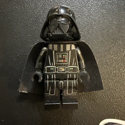 Lego Darth Vader Mini Figure Star Wars 75251