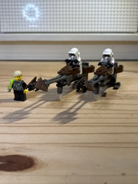 LEGO Star Wars: Speeder Bikes (7128) Complete Except For Tree Stand