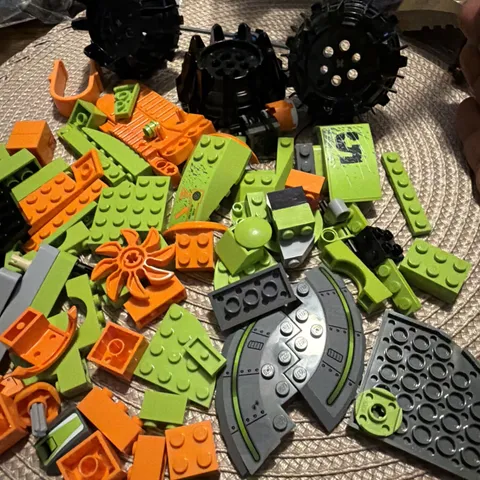 LEGO Power Miners Thunder Driller (Set #8960) Replacement Pieces Parts Only