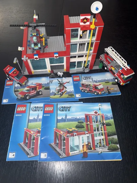 LEGO City~FiIRE STATION #60004~100% COMPLETE w/ Manuals