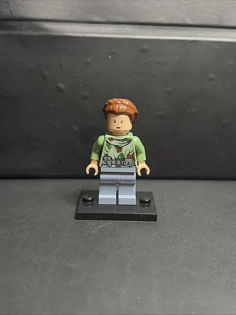 LEGO Star Wars 2009 Endor Leia Minifigure Sw0235 Mint Condition