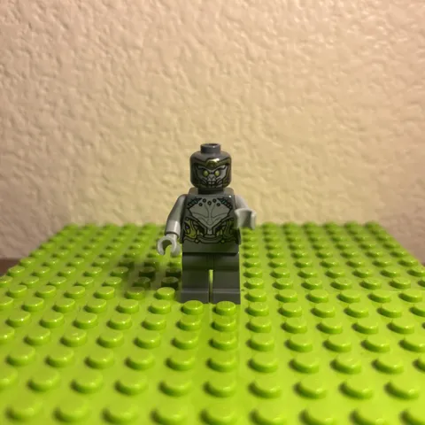 LEGO Marvel Super Heroes Chitauri Dark Bluish Gray Minifigure sh730 from 76192