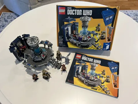 LEGO Ideas: Doctor Who (21304). USED. Complete w box and instructions.