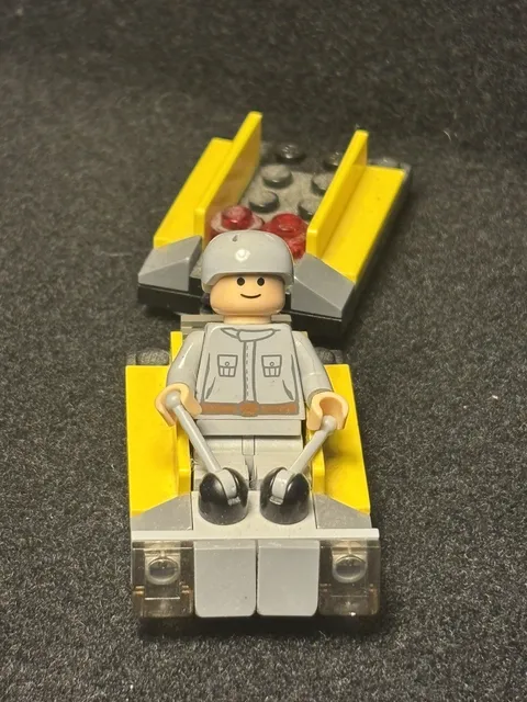 LEGO Star Wars Rebel Technician minifigure 6207 With X-Wing  Maintenance Cart