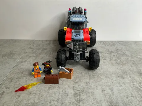 Lego Movie 2 Emmet and Lucy;s Escape Buggy 70829 PRE-BUILT
