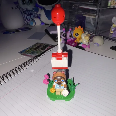 LEGO Animal Crossing Tom Nook Multicolor Minifigure Lot w/ Balloon Stand