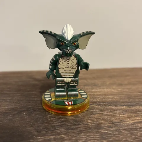 LEGO Dimensions Gremlins Minifigure STRIPE with Toy Tag base