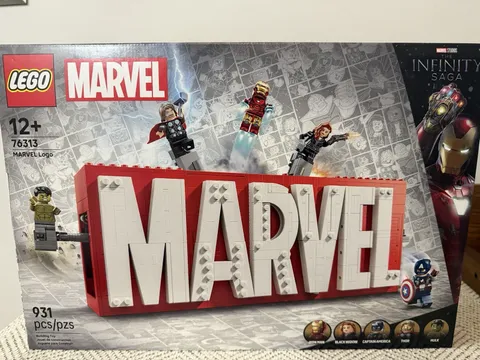 LEGO Marvel 76313 Marvel Logo & Minifigures Infinity Saga 931pcs 12+ Hulk