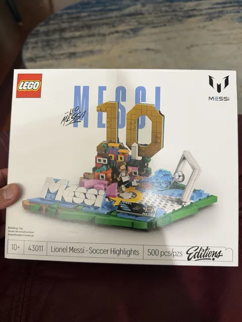 LEGO Editions Lionel Messi 43011 Soccer Highlights 2026 FIFA World Cup New Seald