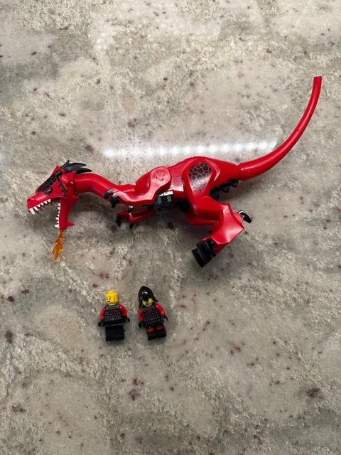 LEGO Castle Red Dragon Figure 70403 & Dragon Knights Minifigures Armor Flame