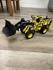 LEGO TECHNIC: Volvo L350f Wheel Loader (42030) Motorized 100% Complete