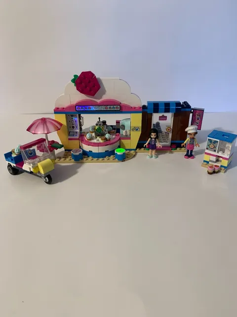 LEGO FRIENDS: Olivia's Cupcake Cafe (41366)