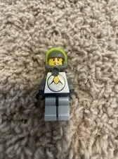 USED LEGO CLASSIC SPACE MINIFIGURE EXPLORIENS CHIEF SP009.  TA4