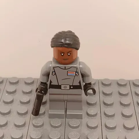 Lego Star Wars Vice Admiral Sloane Minifigure With Blaster