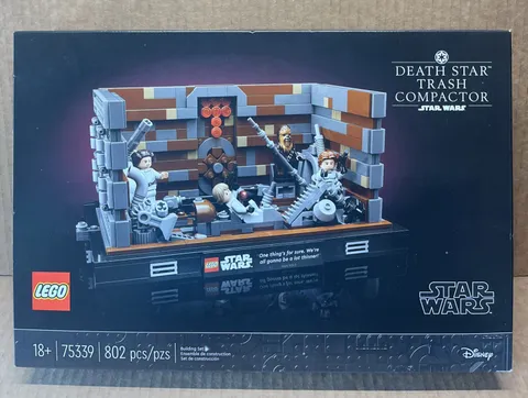LEGO 75339 Star Wars: Death Star Trash Compactor Diorama. Sealed And Ships Free!