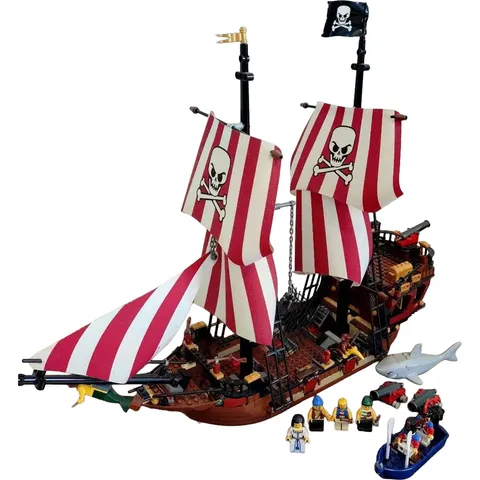 LEGO 6243 Pirates Brickbeard Bounty Pirate Ship Minifigures Shark As Is Vtg Auth