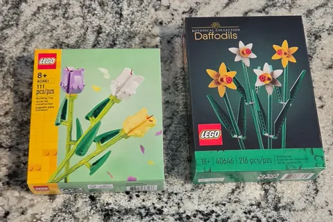 LEGO Botanicals Daffodils 40646 and Tulips 40461