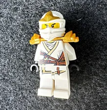 LEGO NINJAGO White Ninja Minifigure w/ Gold Shoulder Armor Plastic 4+