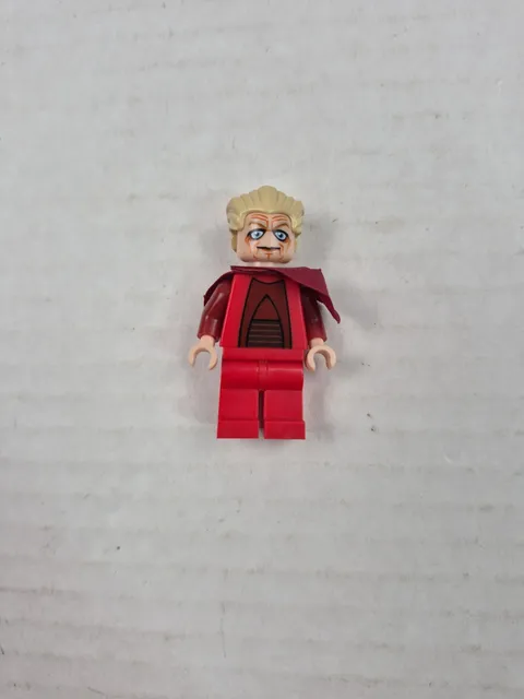 LEGO Star Wars Minifigure Chancellor Palpatine SW0243 Red SCI fi Cape Space