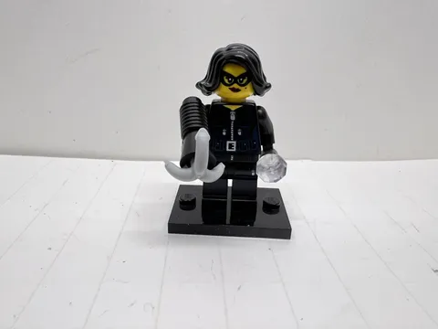 Lego Jewel Mini Fig Thief 71011 Collectible Series 15 Minifigures