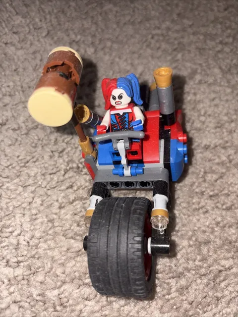 Lego DC Minifigure - Harley Quinn - SH0260 - With Motorcycle and Mallet